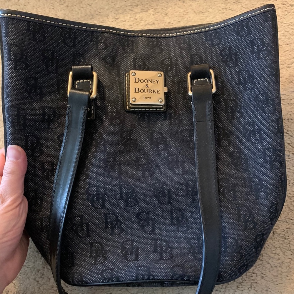 Dooney & Bourke Bag